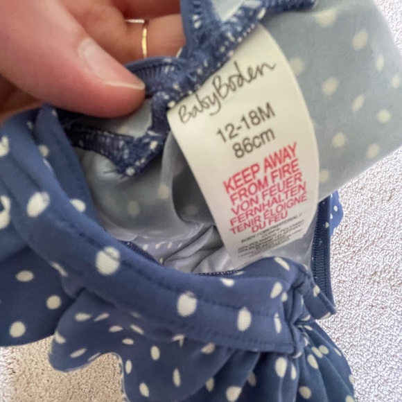 Mini boden swimsuit size 12/18 months - Picture 3 of 3